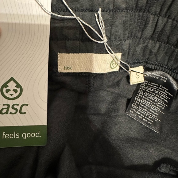 NWT Tasc Performance Joggers, Small, Gunmetal Camo - Picture 7 of 7